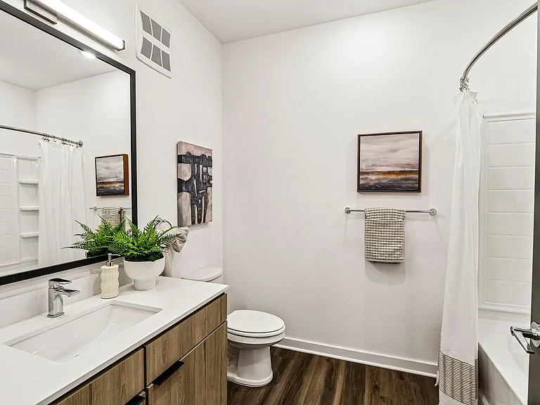 Velara Luxury Apartments — Photo 13