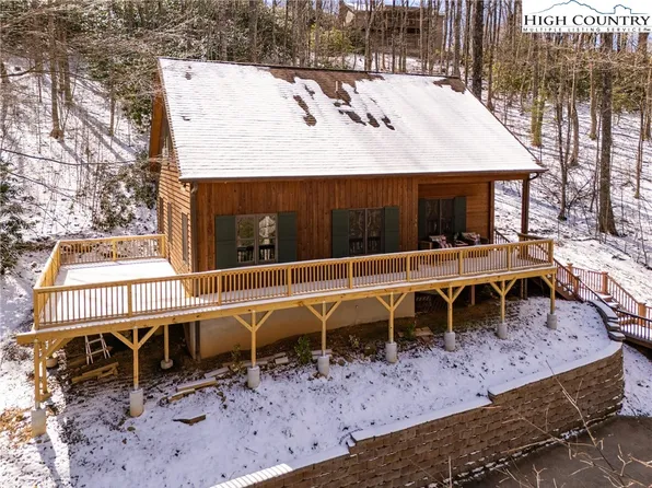 150 19th Hole Drive, West Jefferson, NC 28694