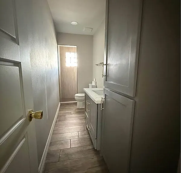 233 S Iowa Ave — Photo 18