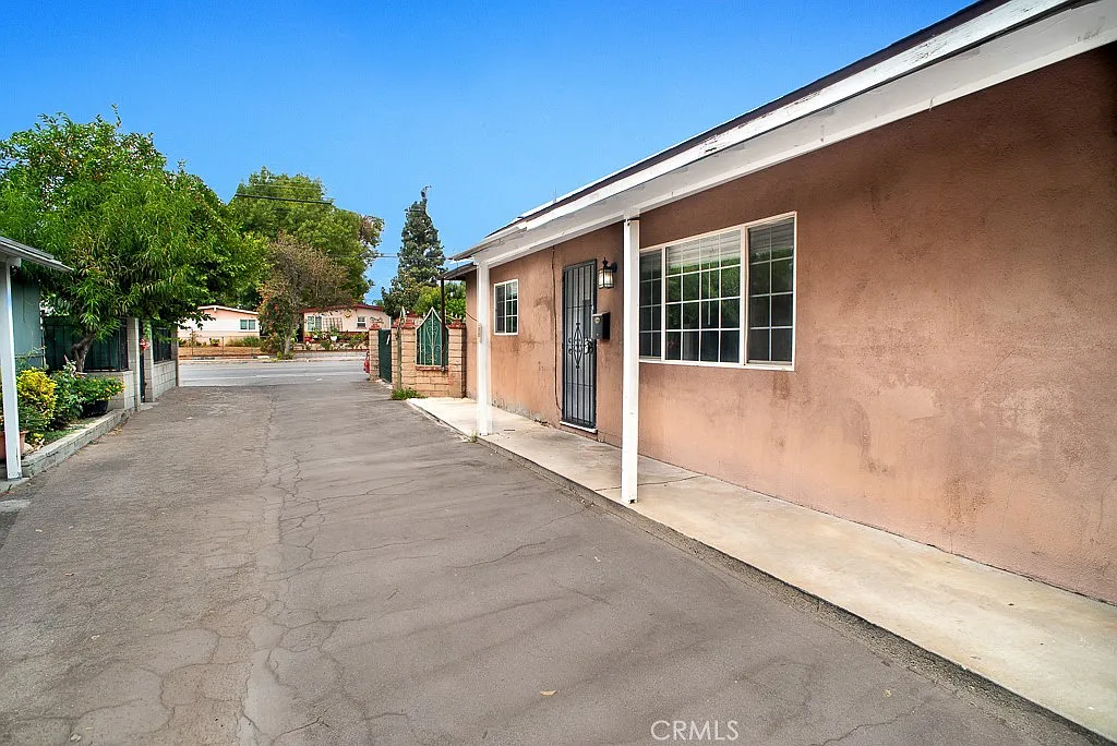 2 bed, 895 sqft, $2,900 — Photo 3