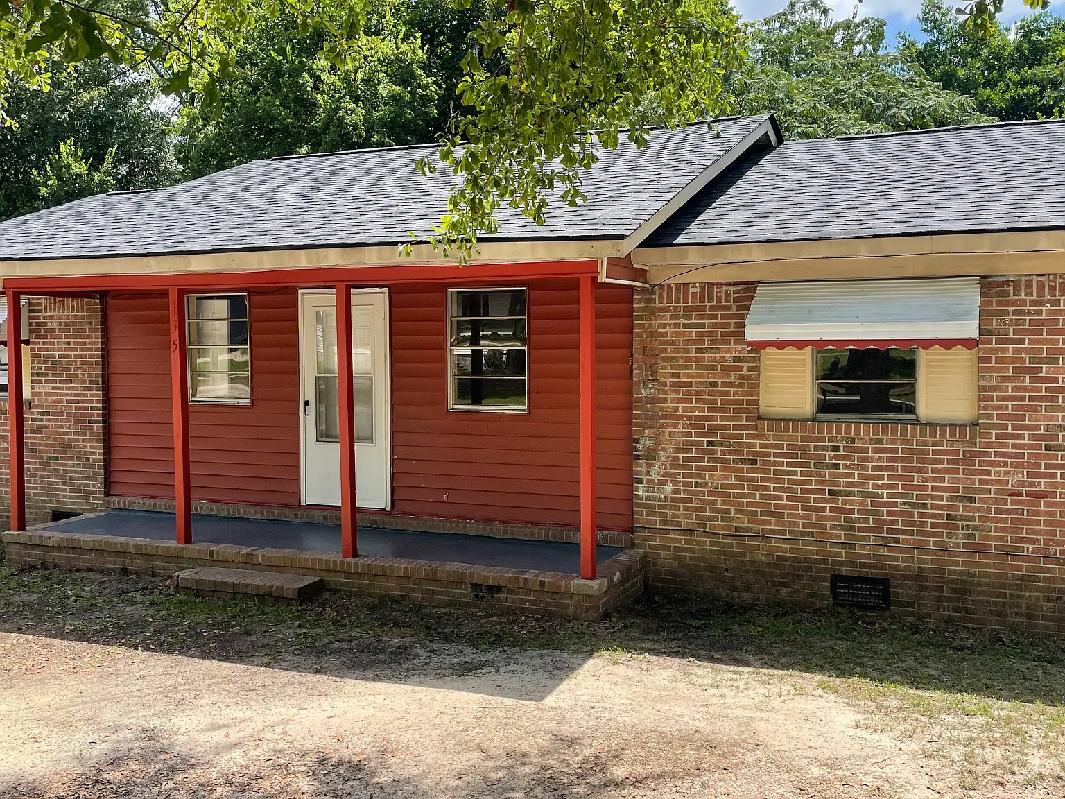 3 bed, 1248 sqft, $925 — Photo 1