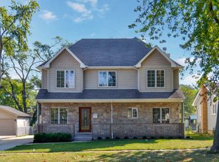 229 Parkside Ave, Itasca, IL 60143