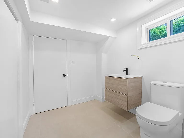 135 E Linden Ave — Photo 26