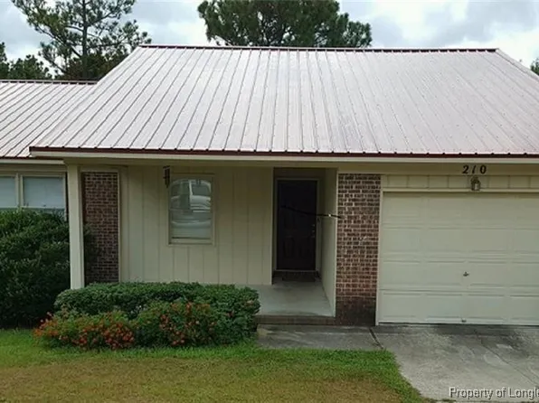 210 Eppingdale Dr, Spring Lake, NC 28390