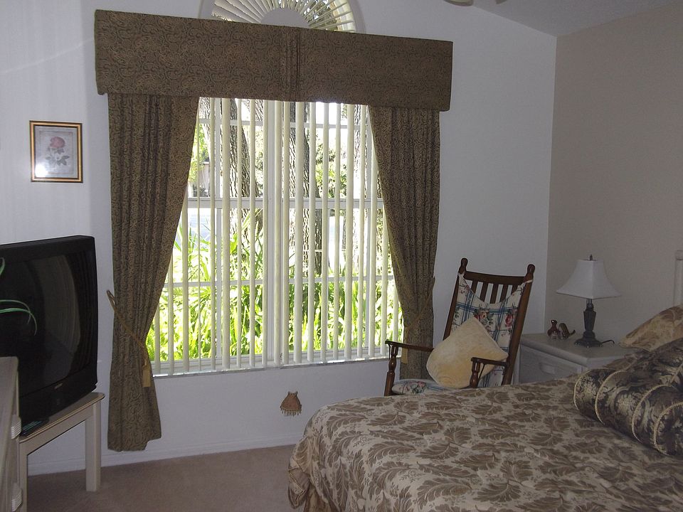 guest room overlooking front