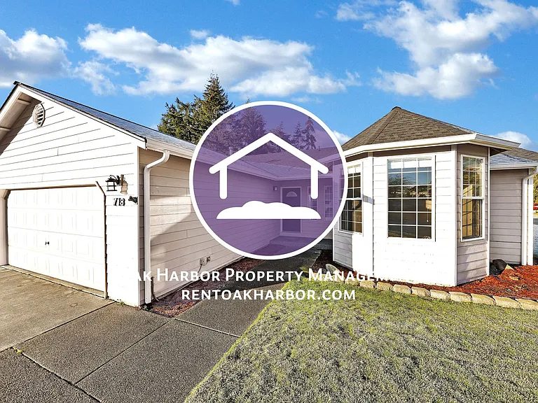713 SW Puffin St — Photo 1