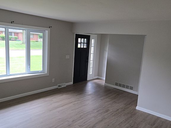 4th image of 5625 Knollwood Rd