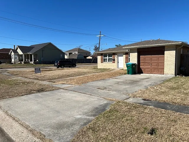 200 Holy Cross Pl