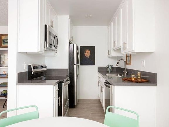 4th image of 360 Lime Ave #1B-1Ba