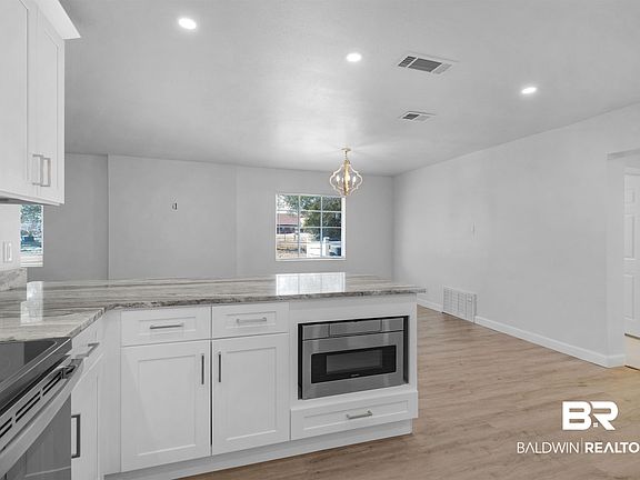5th image of 5265 Travis Rd