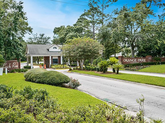 3rd image of 283 Glenlyon Dr