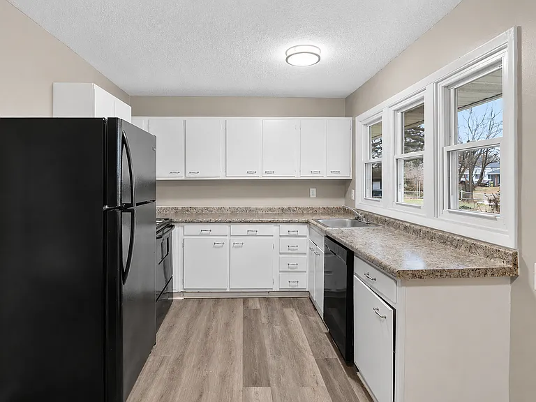3938 Biscayne Rd — Photo 5