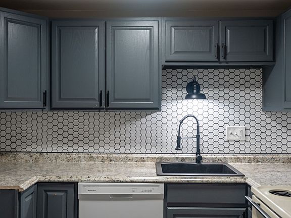 3rd image of 3349 E Fountain Blvd #D