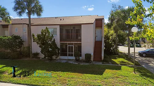 2482 Lakeway Branch Dr Photo 1