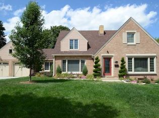 7004 W Garfield Ave, Wauwatosa, WI 53213