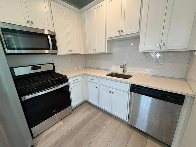7573 Estuary Lake Loop #B — Photo 9