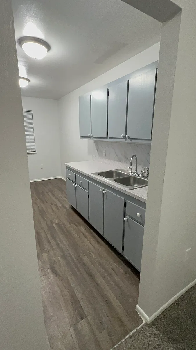 Building Photo - 824 Cheney Hwy #B