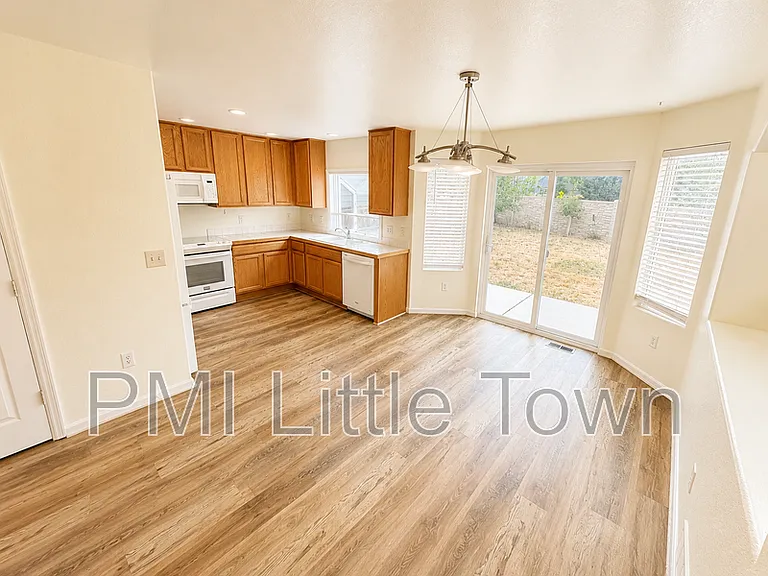 5183 Creek Way — Photo 12