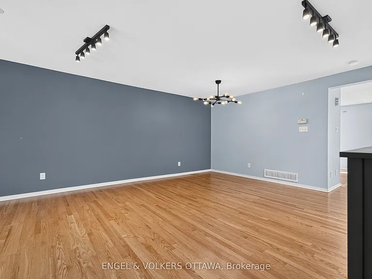 2123 Esprit Dr — Photo 6