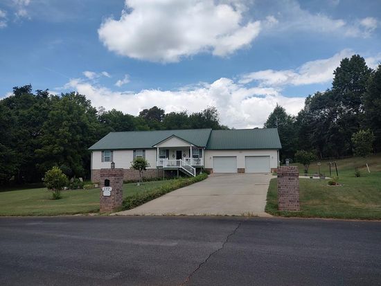 157 Brookfield Ln, Chatsworth, GA 30705