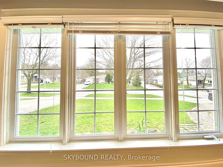 165 Orchard Heights Blvd — Photo 6