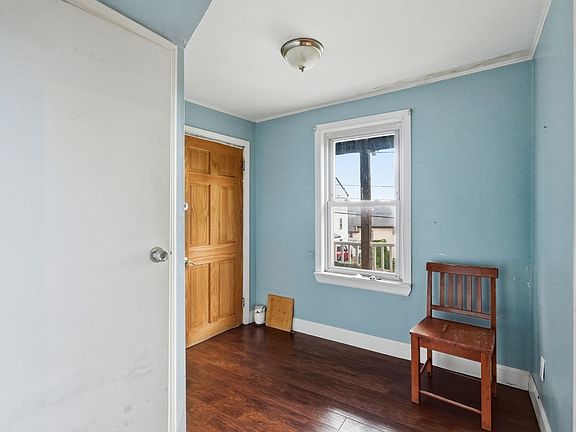 5th image of 10 Fremont Ave