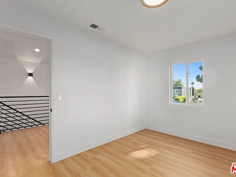 2522 Armacost Ave — Photo 37