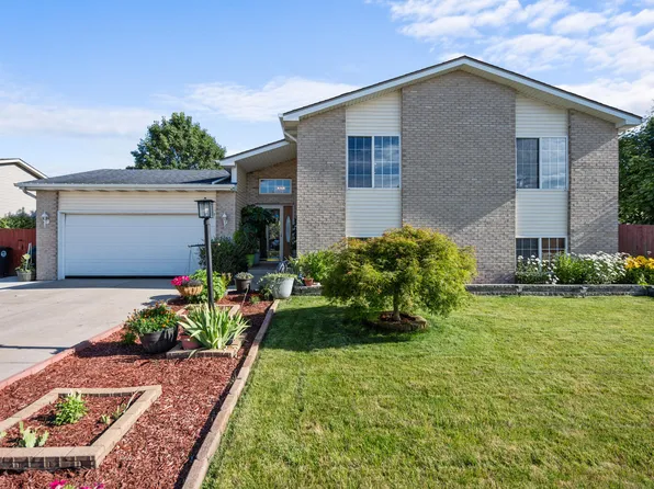 7495 Kestrel St, Hobart, IN 46342