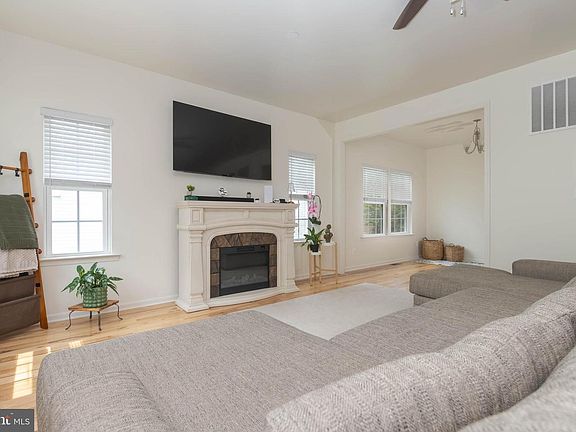 3rd image of 7903 Shirley Ridge Ct