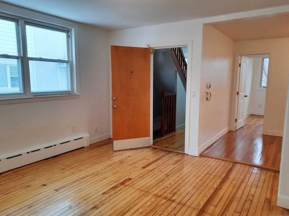 92 Lester St Floor 2