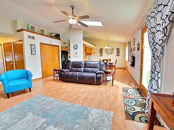 5th image of 86 Keigher Dr