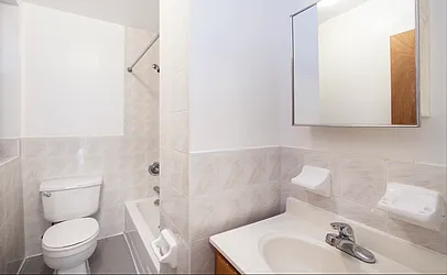Rented by R New York