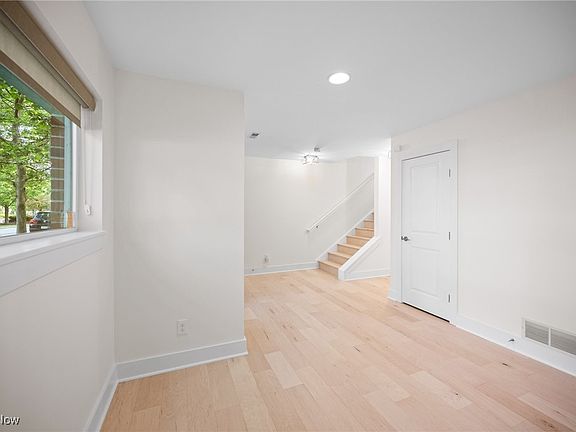 4th image of 1257 W 75th St #D-1257