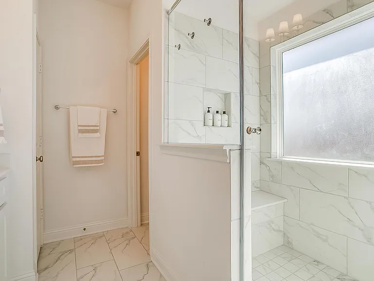 215 Athenia Dr — Photo 15