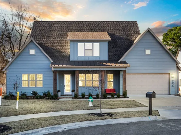 2035 Dutton Pl, Fayetteville, AR 72703