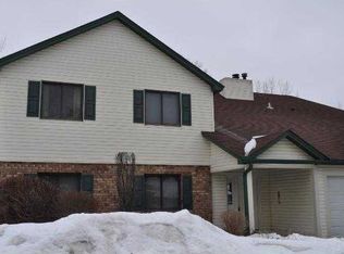 981 Heritage Ct E, Vadnais Heights, MN 55127