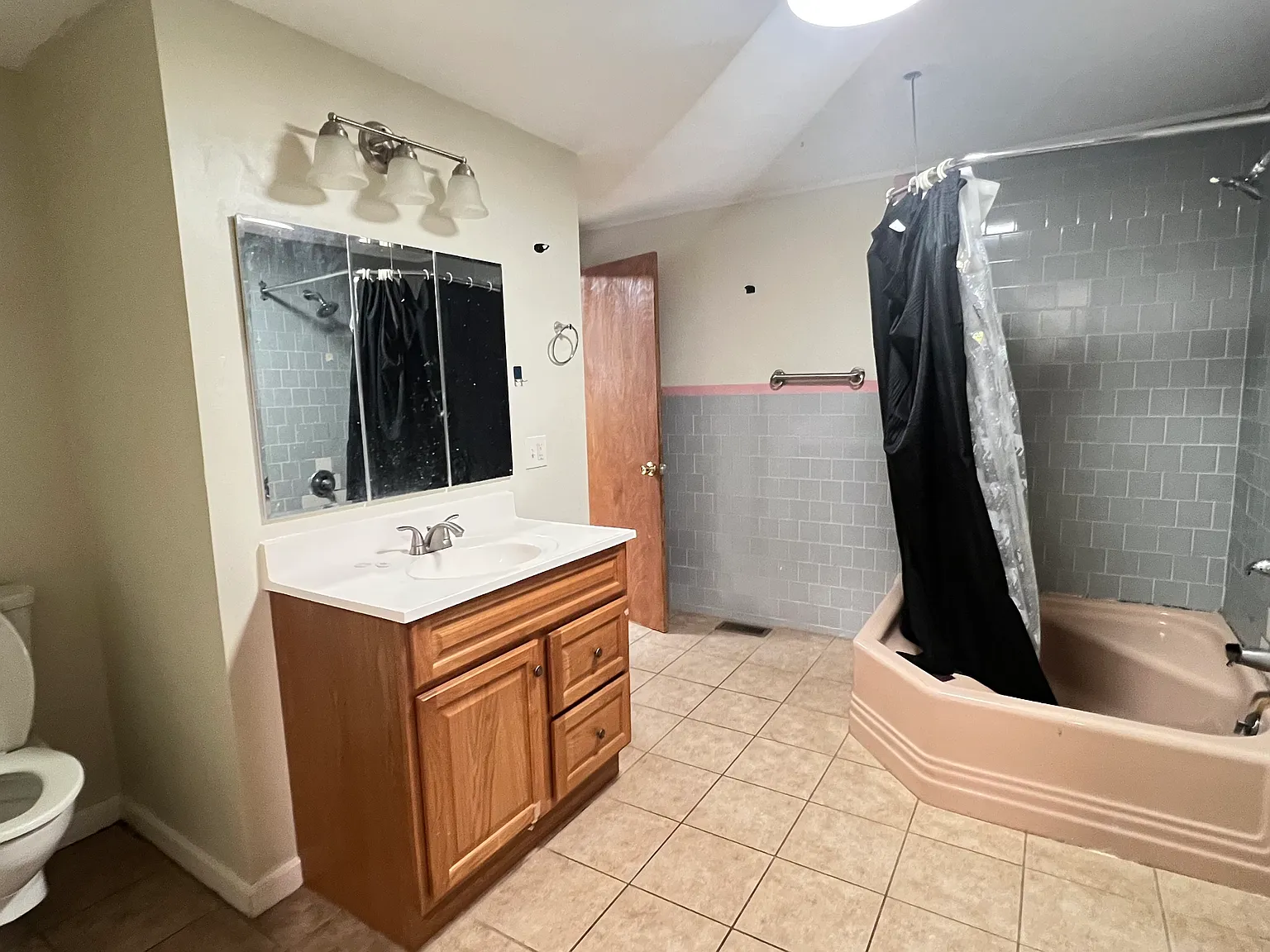 4 bed, 1200 sqft, $2,200 — Photo 4
