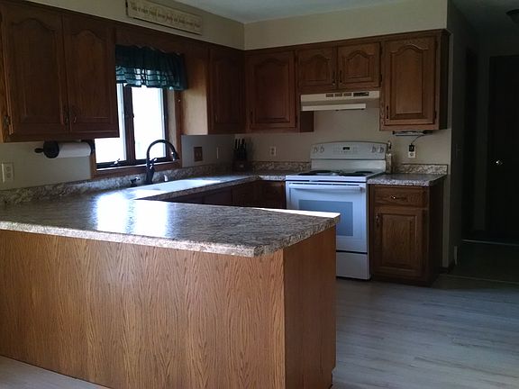 Kitchen - Plenty of Cabinets