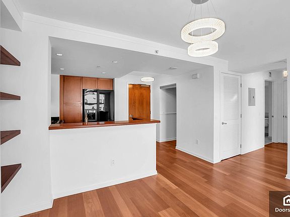 5th image of 400 Beale St APT 1309