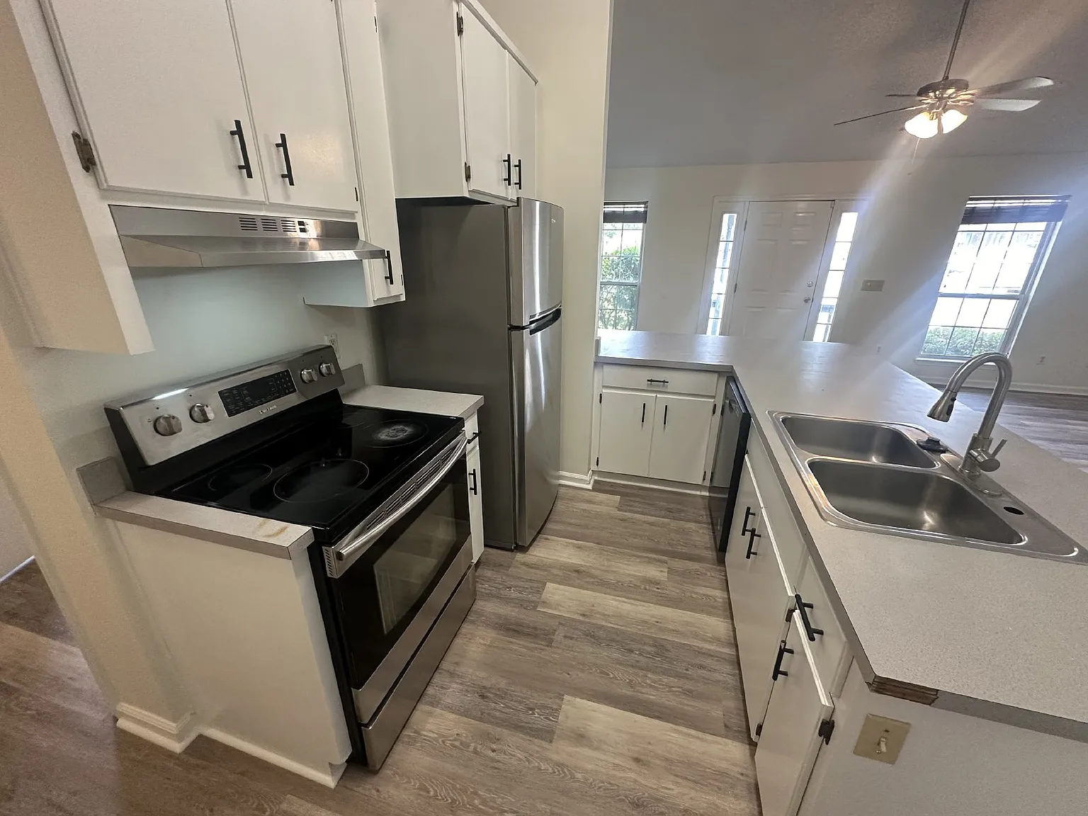 4 bed, 2.0 bath, 1248 sqft, $1,650 — Photo 3