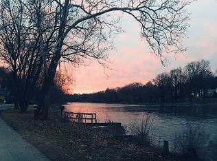 526 Salmon Rd, Mechanicsburg, PA 17050