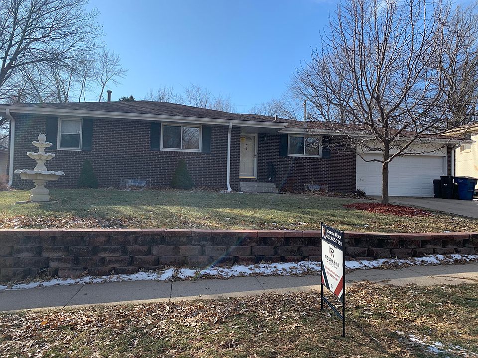 1st image of 7919 Broadview Dr