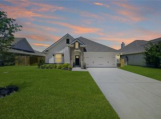 2904 Captain Ct, Bryan, TX 77808