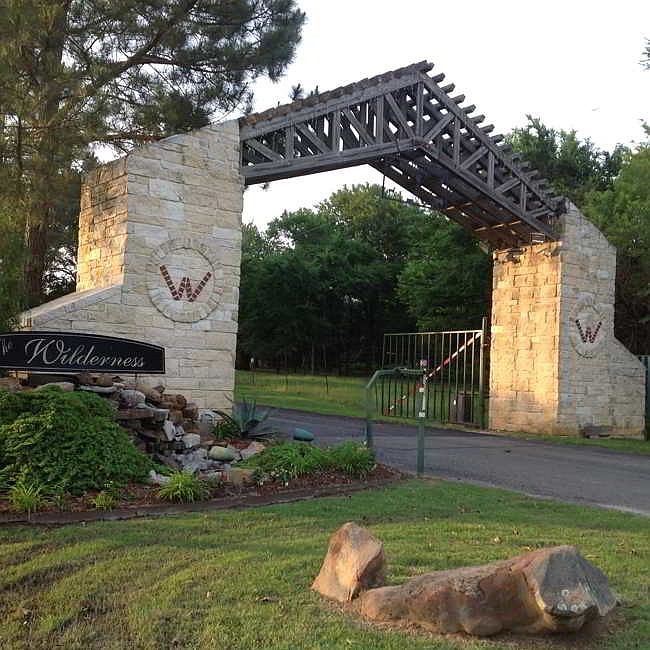 1st image of 128 Lincoln Dr