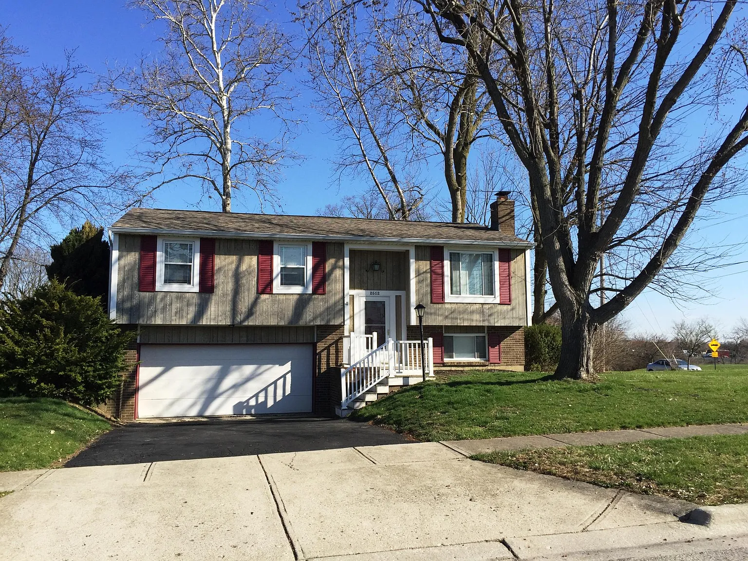 2512 Hoover Ct photo 1