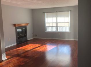 7 Edinburgh Ct, Edison, NJ 08820