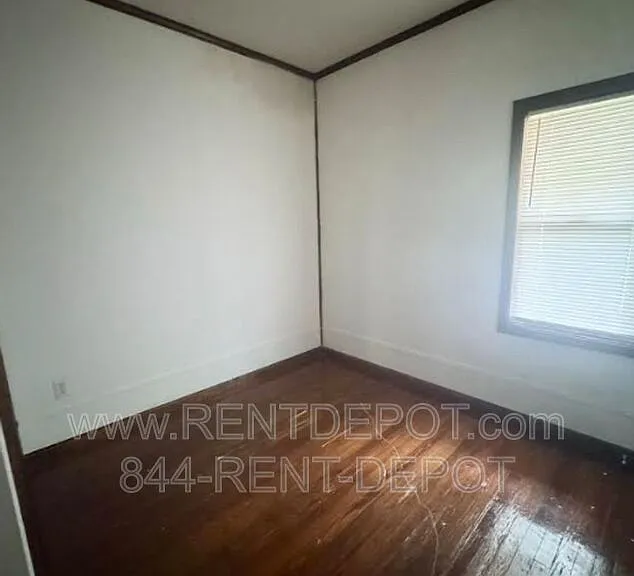 1004 N Governor St — Photo 6