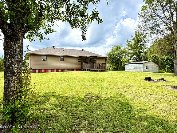 3rd image of 1602 Martin Ln