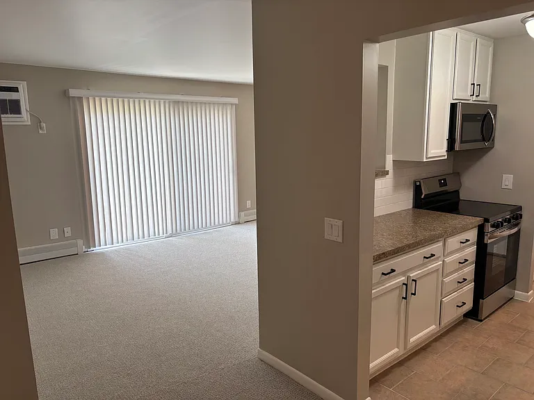7050 Villa Dr #5 — Photo 13