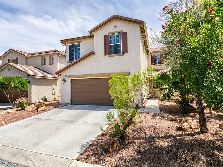 2619 Begonia Valley Ave — Photo 3